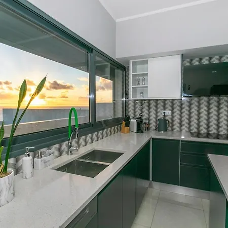 Πανσιόν Guestready - Sunset House 4*